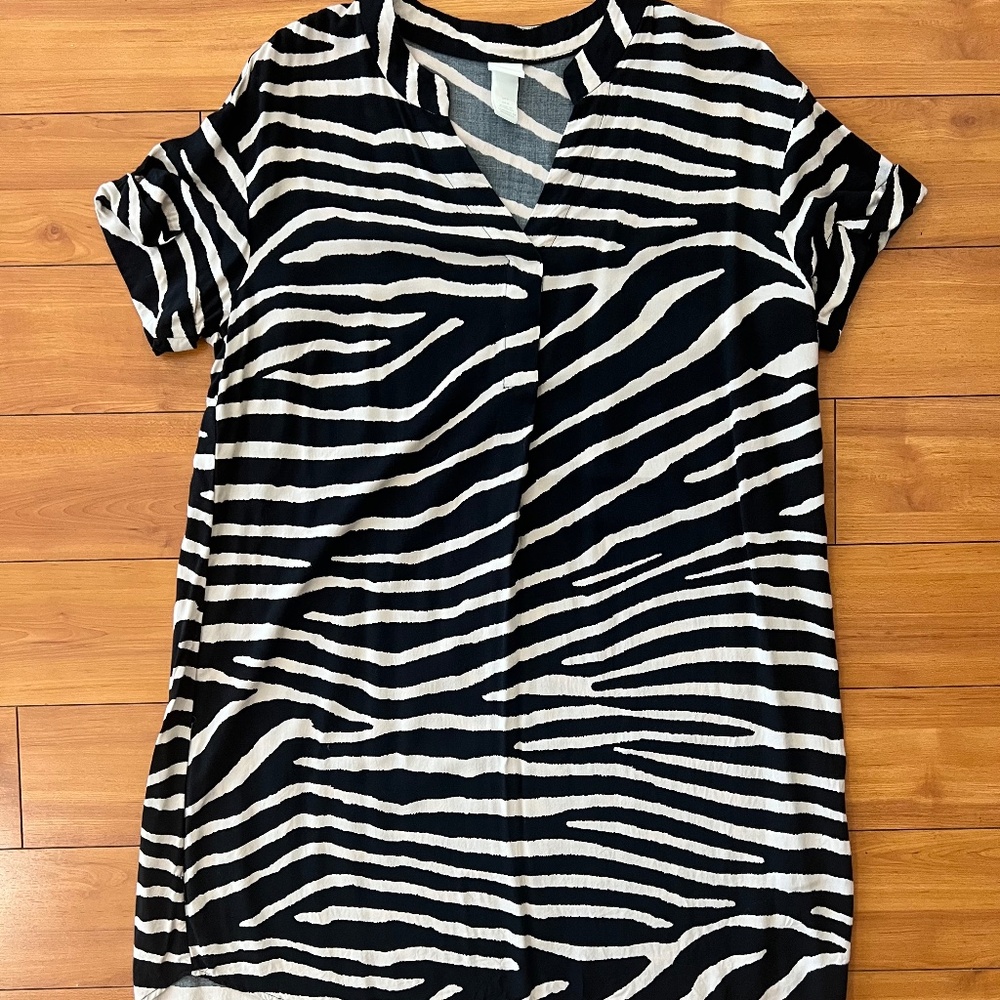 H&M Women dress swim cover up Animal print Size 6